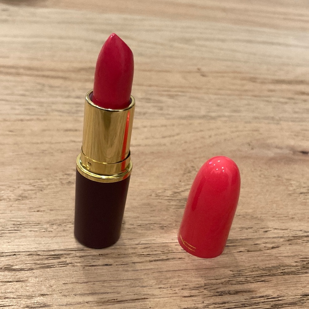 MAC Limited Edition Saucy Little Darling hot Pink Lipstick